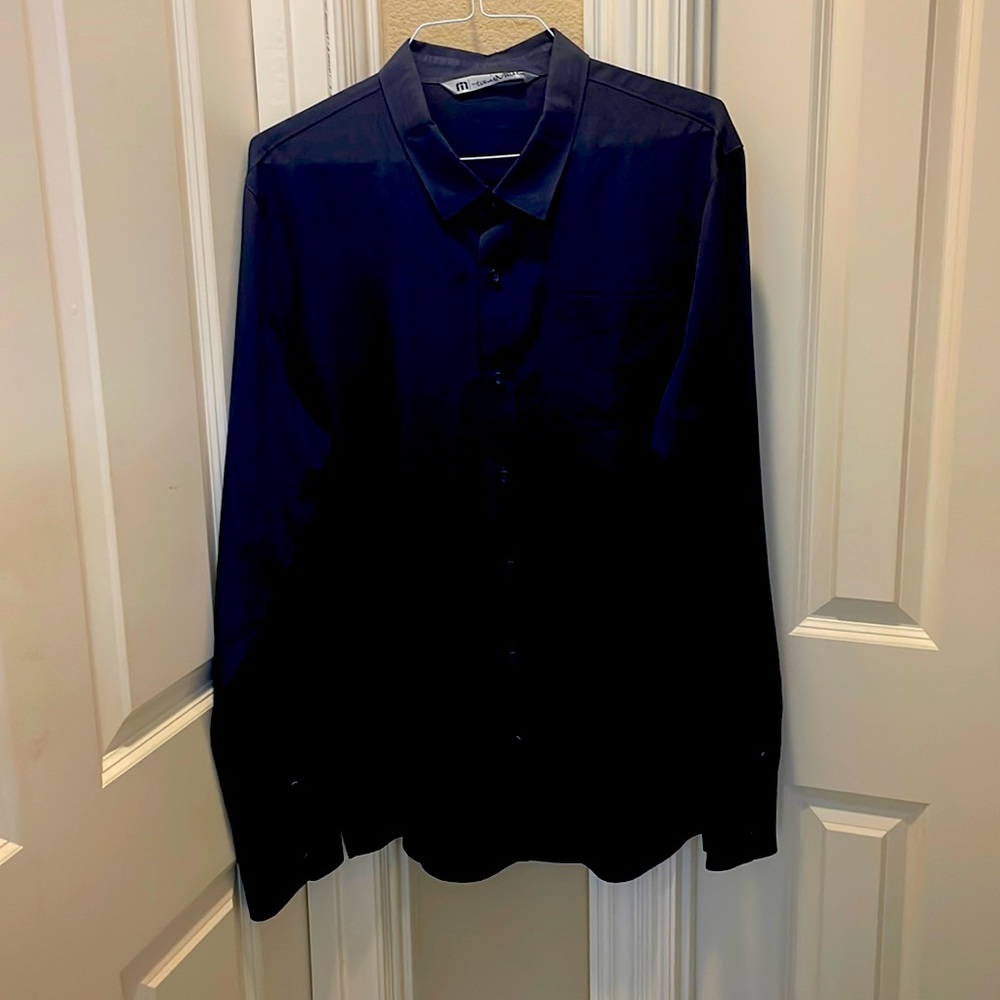 Mens Travis Mathew LS Button down Golf shirt in rare XXL. 100% polyester Navy